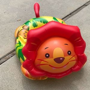 Like new 🦁 floats